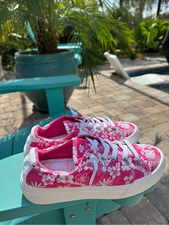 Roxy Shoes - Roxy women’s Rae Crazy Pink Flower Sneaker NWOT